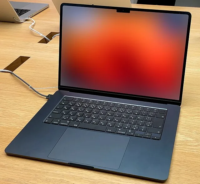 MacBook Air 15 M2 256GB